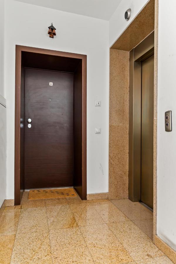125 Sqm Family Friendly With Kids Room Bucureşti Exterior foto