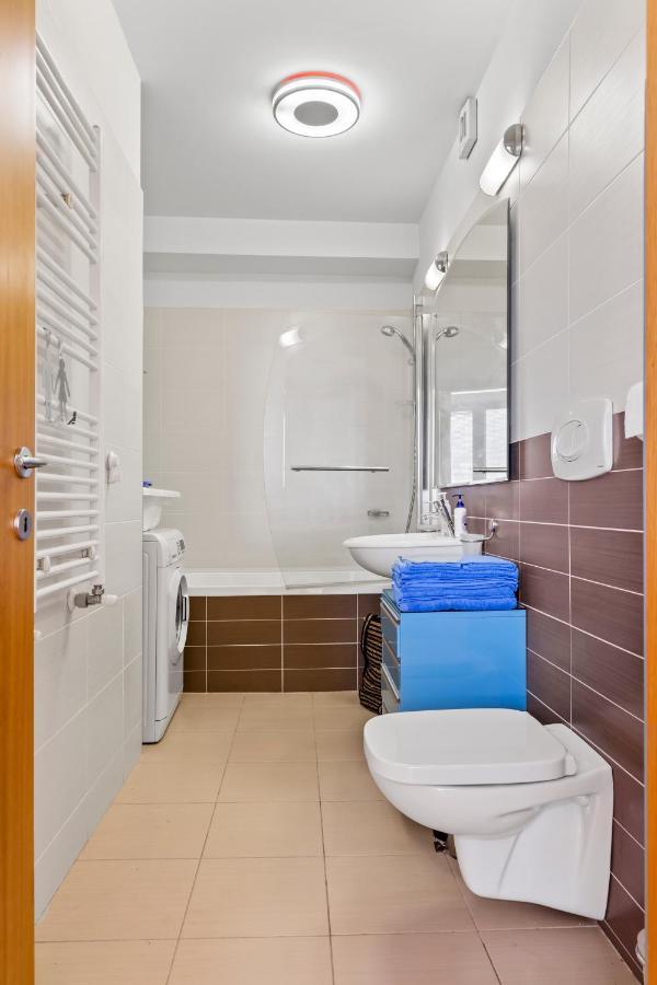 125 Sqm Family Friendly With Kids Room Bucureşti Exterior foto