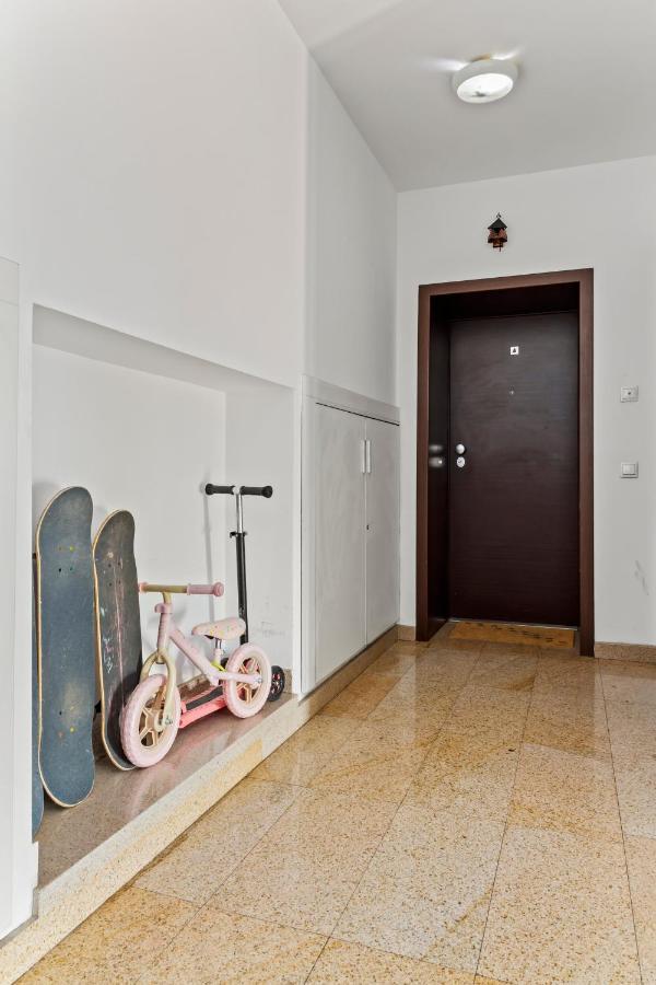 125 Sqm Family Friendly With Kids Room Bucureşti Exterior foto