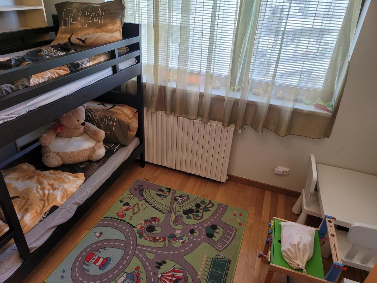 125 Sqm Family Friendly With Kids Room Bucureşti Exterior foto