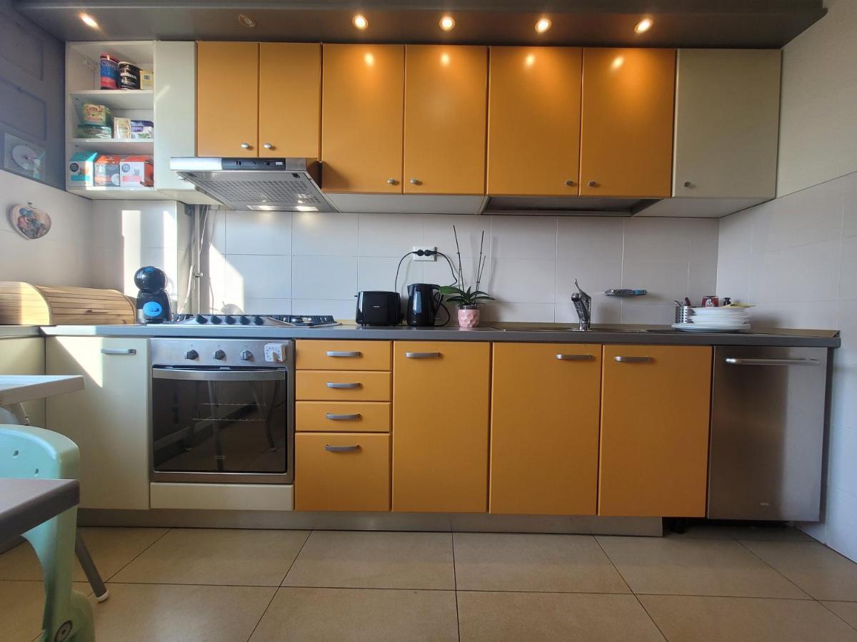 125 Sqm Family Friendly With Kids Room Bucureşti Exterior foto