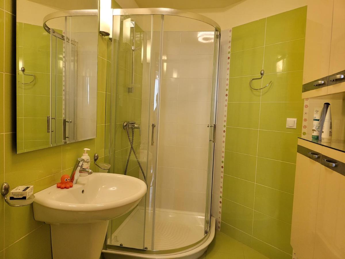 125 Sqm Family Friendly With Kids Room Bucureşti Exterior foto